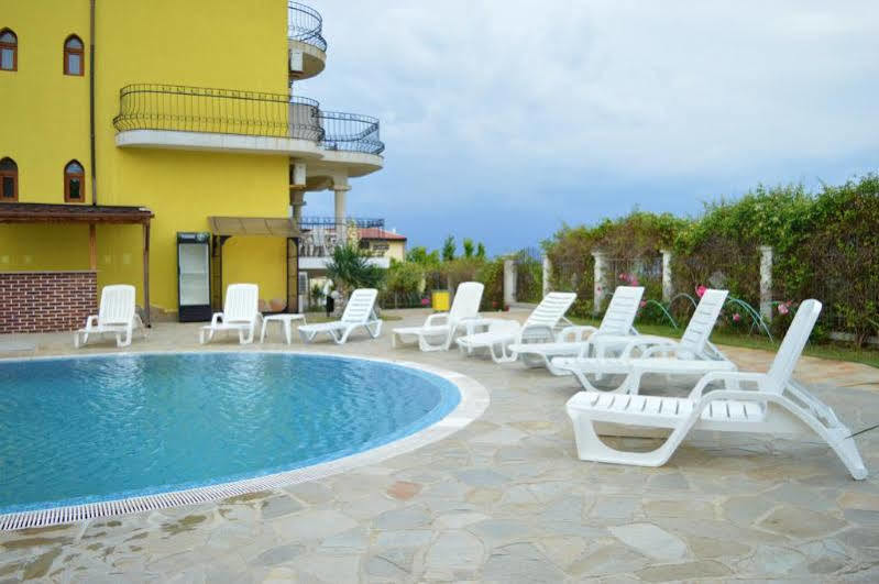 Menada Green Hills Apartments Sozopol Extérieur photo