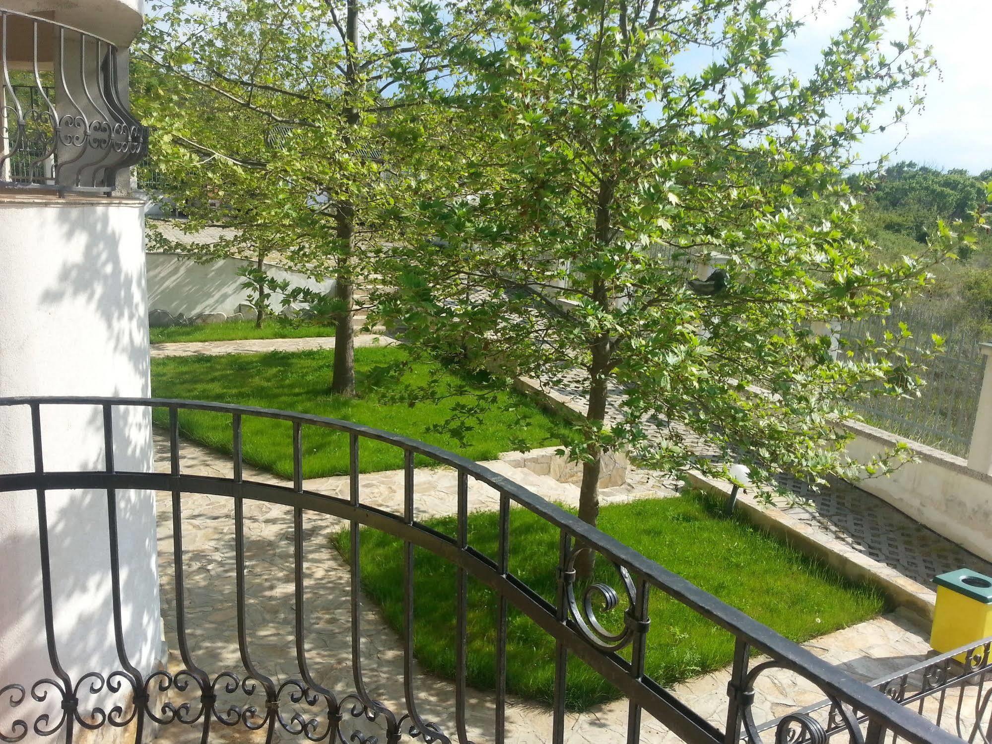 Menada Green Hills Apartments Sozopol Extérieur photo